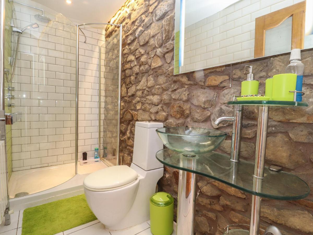 27 Green Road ريكسهام المظهر الخارجي الصورة